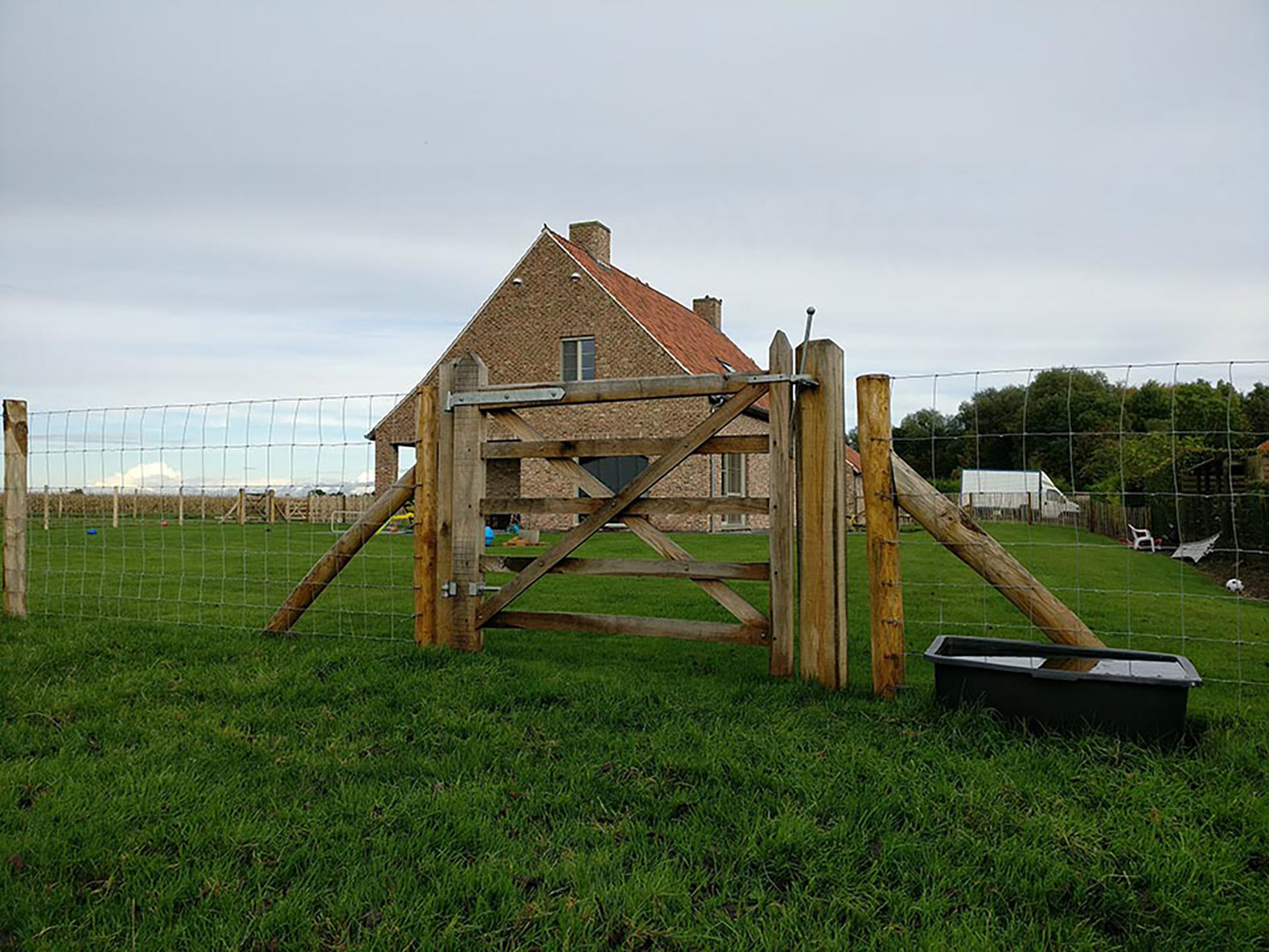 Engelse veldpoorten en houten weidepoorten Segers Groenaanneming